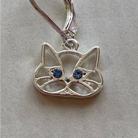 Napier Cat Earrings - Picture 5 of 5